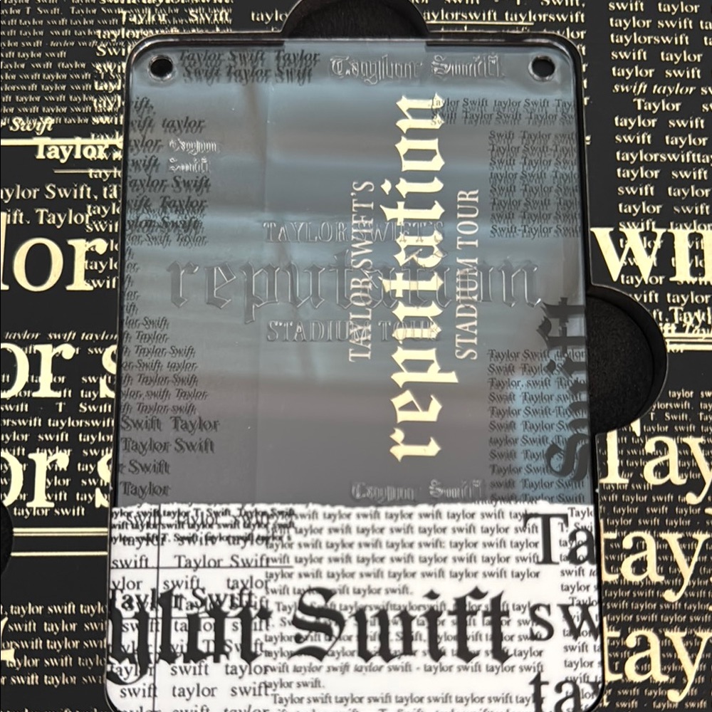 Taylor Swift Reputation Tour VIP Box with Working Video & Sealed Items - Picture 10 of 14